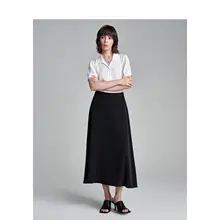 デザイン性のある女性用 半袖白シャツ【パフスリーブ・オフィス・面接用】（セットアップ対応）