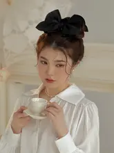 黒のリボン付きヘアクリップ【ダブルサイド・大きめ・サメクリップ・サテン仕上げ・エレガントな髪飾り】