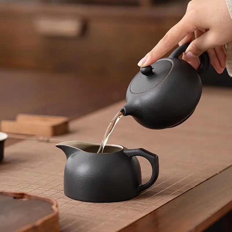 一人暮らし新生活をだけで揃えたら総額いくら？黒陶ティーポットで心の安定を実現