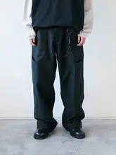 ウォッシュ加工のレトロホワイトサテン生地工事パンツ【ウエスト調整可能・ゆったりスタイル】（セットアップ対応）