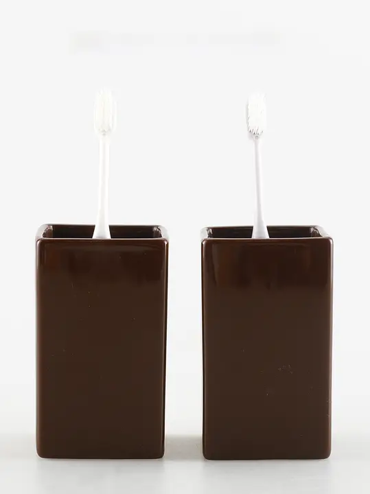 シンプルな陶器製の洗面器【ホテル・民宿用・ブラシカップ】