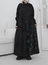 グレー調の花柄ワイドレッグスカートパンツ【落ち感・カジュアルスタイル・シルエット補正】（セットアップ対応）