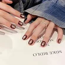 美しいグラデーションの煌めくネイル【ブラウン・短め・ハンドメイド】