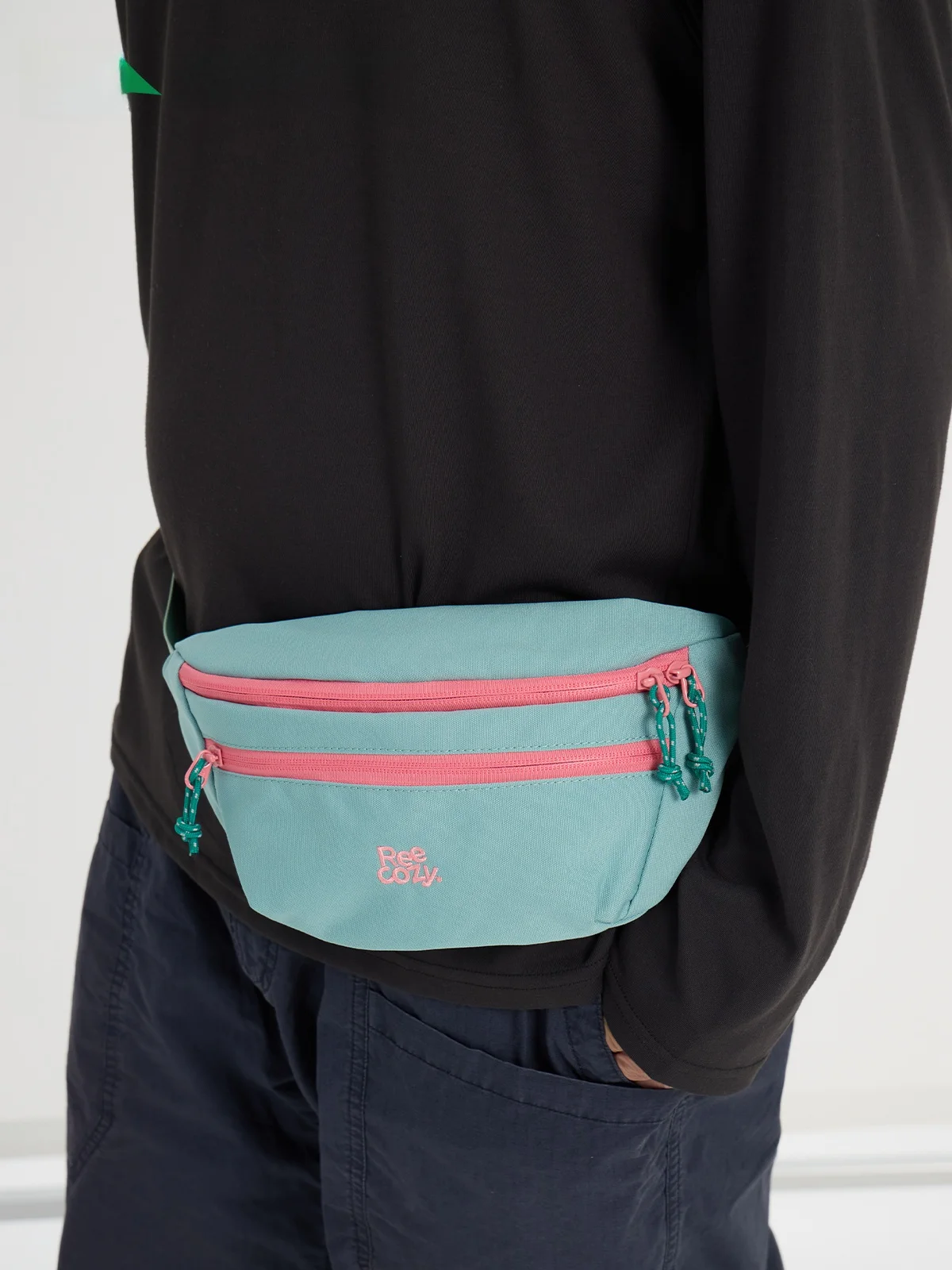 every day carry にぴったりの「軽量ナイロンウエストポーチ」は、どんなもの？