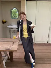 スーツ風デザインのスリット入りミドル丈タイトスカート【通勤・女性用・スタイリッシュ】