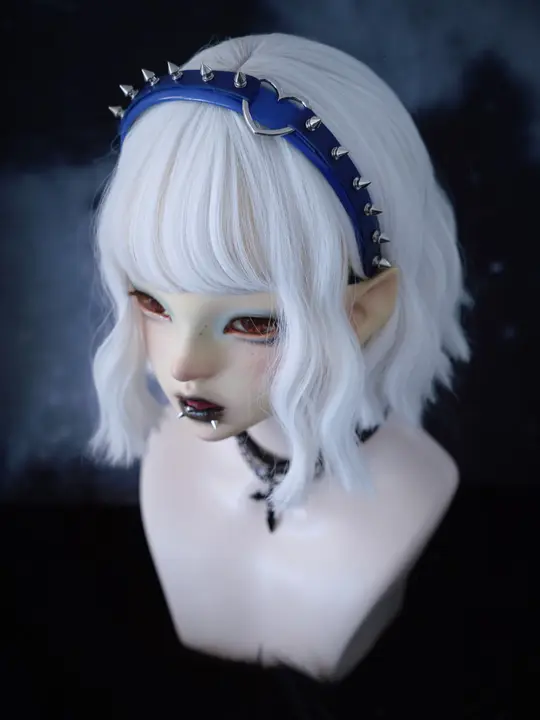 カチューシャ ヘアバンド ハンドメイド スタッド 合成皮革 ダーク サブカル ホワイト ブルー