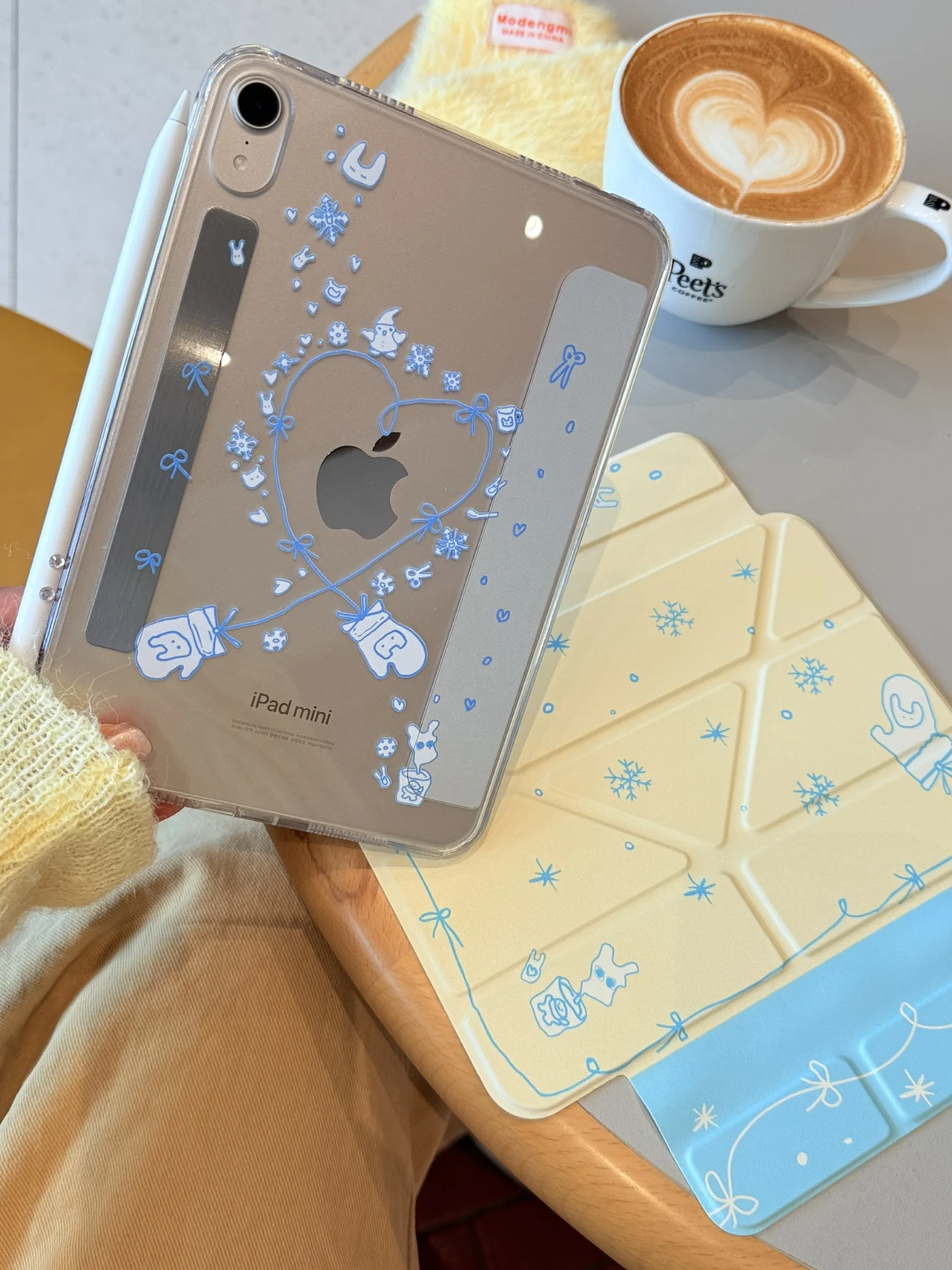 iPadケース第8世代を選ぶときに迷うのは、本当に「保護」だけなのか？