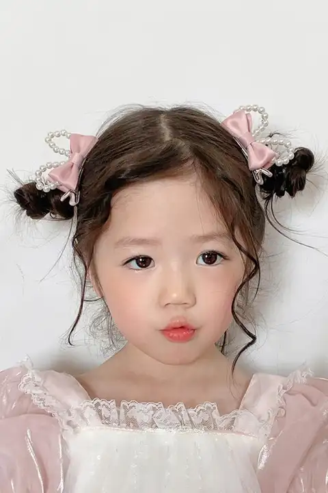 可愛いピンクの立体パールリボンヘアクリップ【子供用・髪飾り・女の子向け】（セットアップ対応）