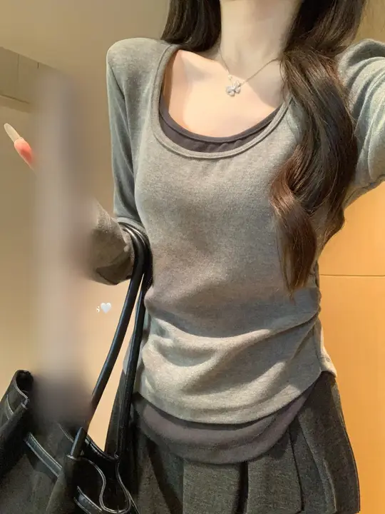 シンプルデザインのUネック長袖トップス【女性用・秋冬・ウエストシェイプ・重ね着対応】（セットアップ対応）