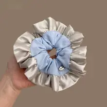 フリルデザインのサテン生地ヘアゴム【バンアクセサリー・丸型・かわいい】