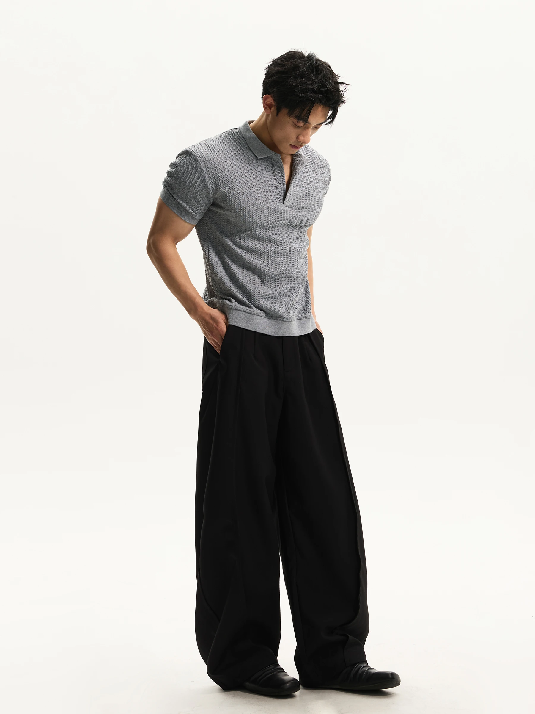 デザイン性のあるワイドパンツ【レトロスタイル・カジュアル・ストレート】の特徴と実用性