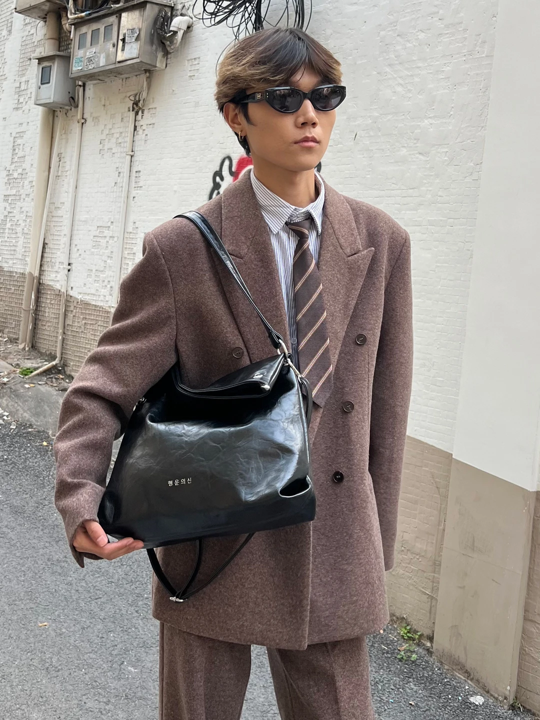 通勤に使えるトートバッグは、本当に「手提げ」がベストなのか？