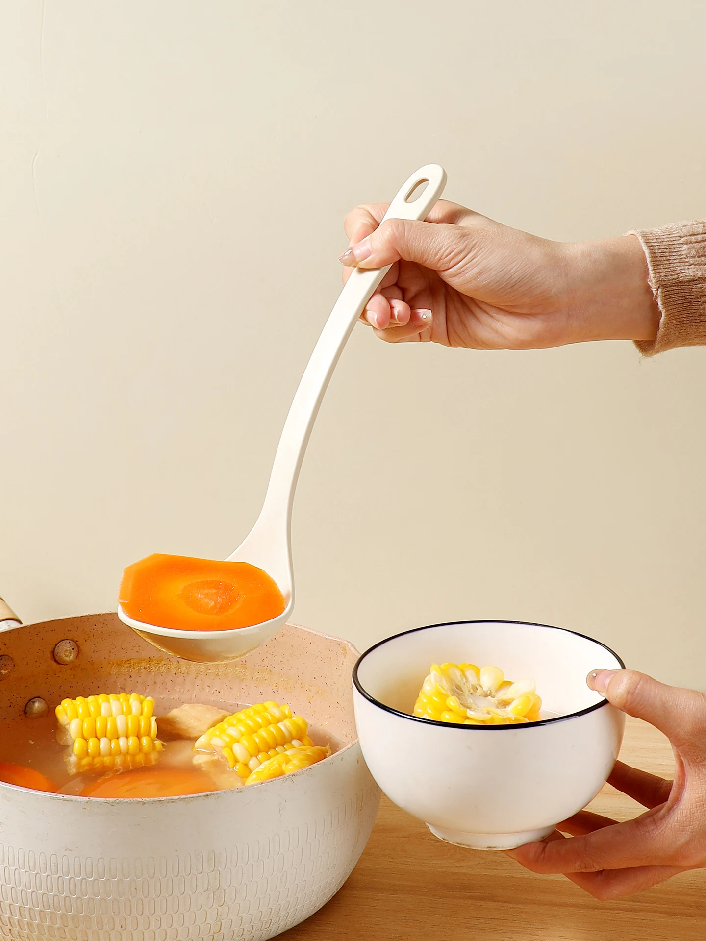 料理の日常に溶け込む、シンプルな「飯匙とスープスプーン」を選ぶべき理由は？