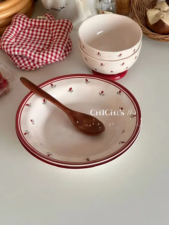 レトロなインス風赤いチューリップシリーズの陶器製皿とボウル【釉下彩・家庭用】