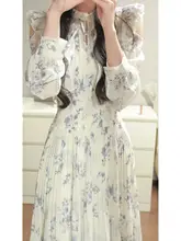 秋の清楚な印象のフラワープリントオフショルダーワンピース【リボンベルト付き・女性用】