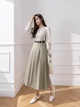 グレーのハイウエストプリーツスカート【春夏向け・中長丈・体型カバー】