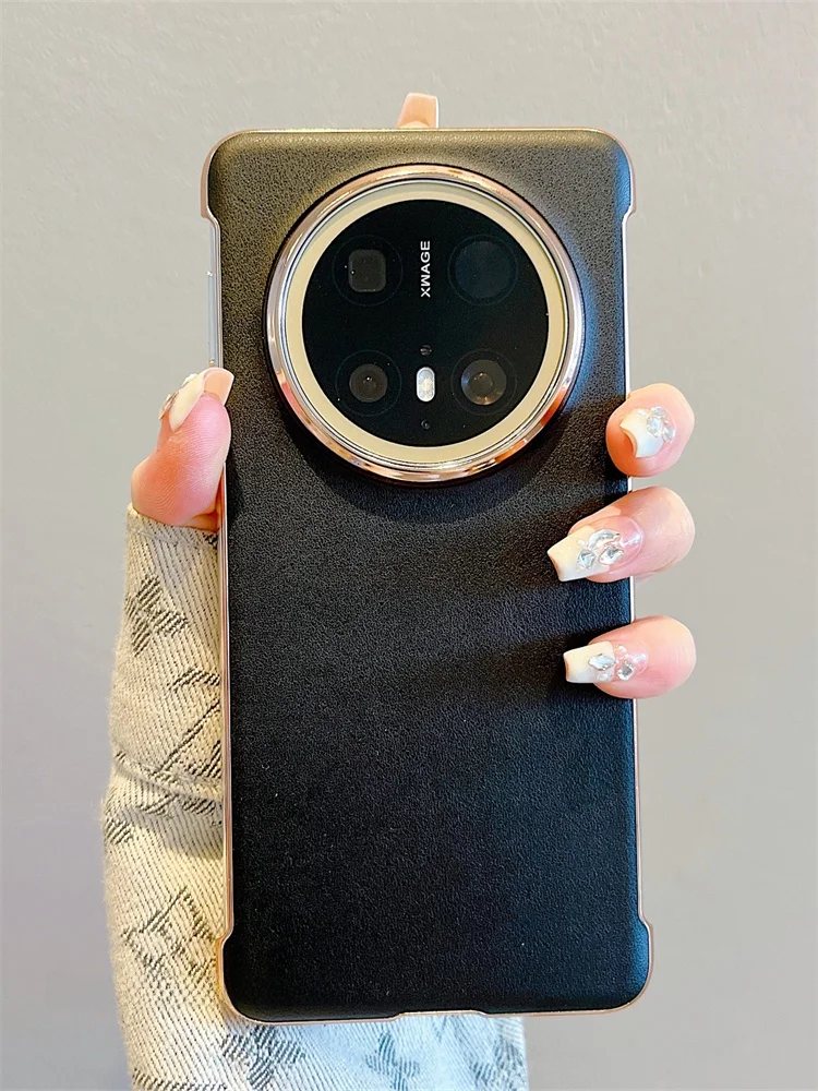 高級感あふれる素皮スマートフォンケース：ガジェットケースに何を入れるのか