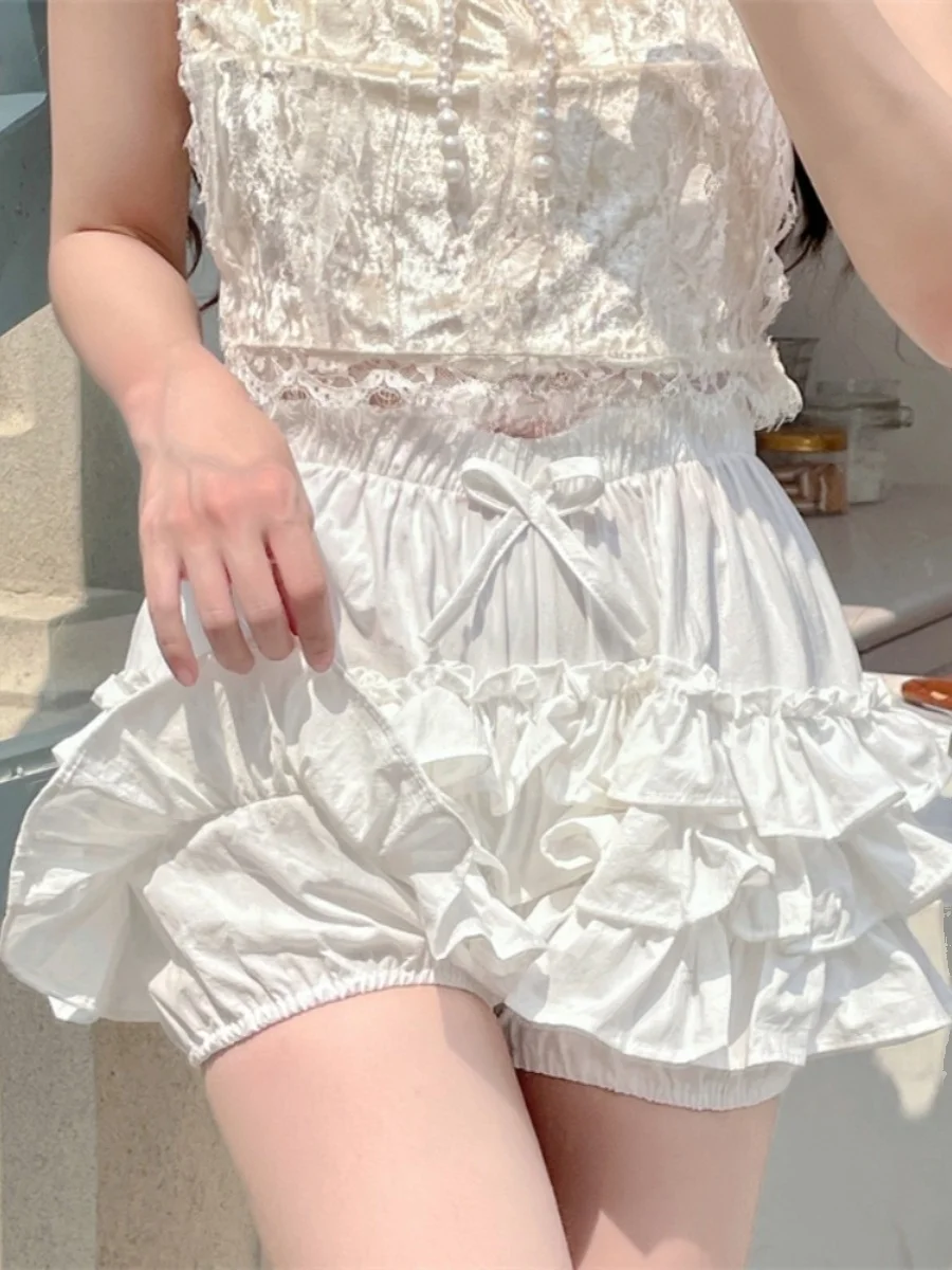 ショートパンツコーデで失敗しない方法は？フリル付きケーキスカート風パンツが夏のスタイルを救う