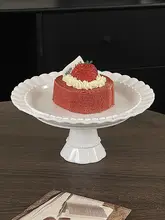 フランス風陶器製高脚スイーツプレート【エレガントな浮彫りデザイン】