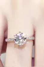 PT950プラチナ製 モース宝石のクラシックな六爪ダイヤモンドリング【微細な星光花模様】