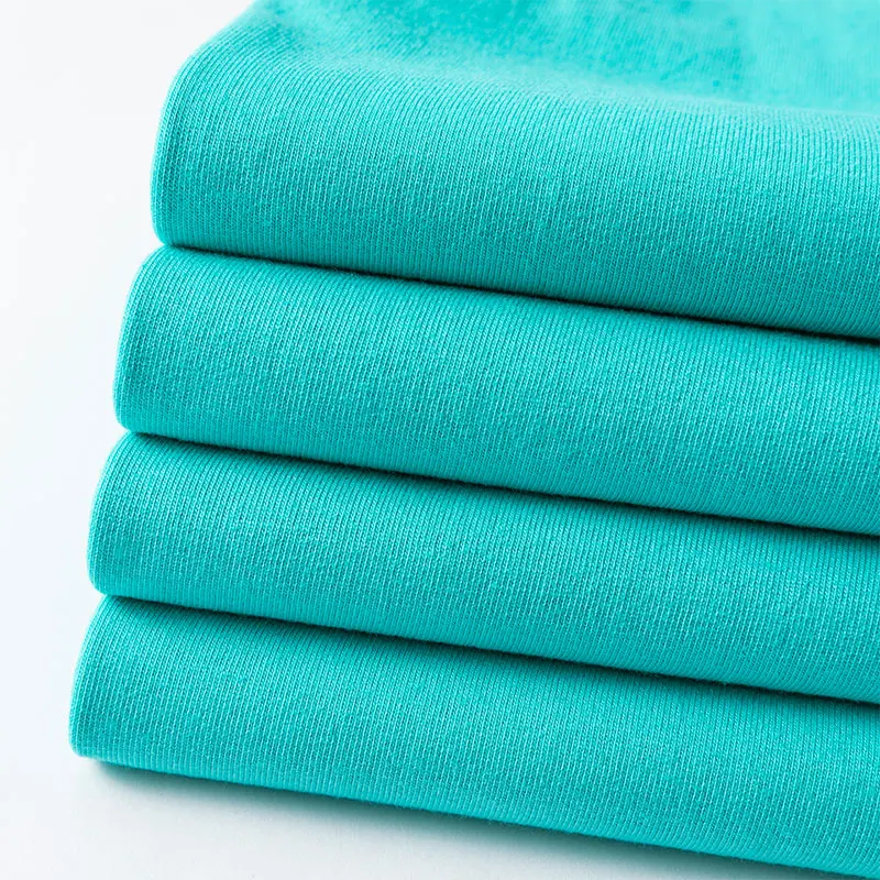 5部袖Tシャツは通勤に使えるのか？湖色のコットンTシャツが教えてくれたリアルな使い方