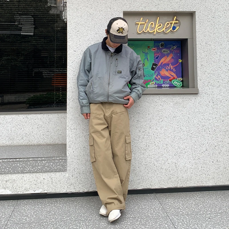 80年代スケーターファッションの代表的なアイテムとしてのメンズカジュアル多ポケットパンツ