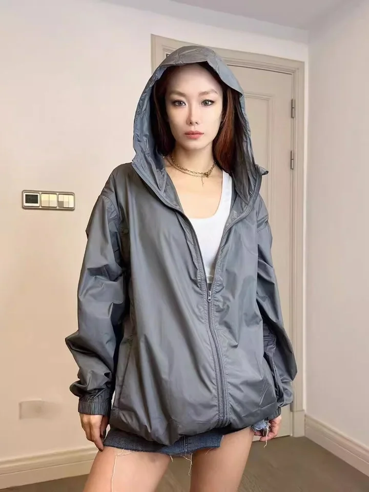 UPF50+ アウトドア用 防水透湿 軽量 UVカットジャケット【春夏用・男女兼用・フード付き】