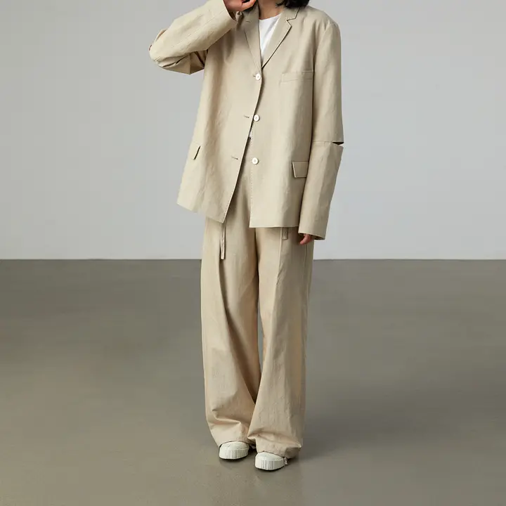 GAOGUO オリジナルデザイン レディースカジュアルテーラードジャケット【薄いカーキ・3ボタン・ルーズフィット】