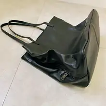 極上の柔らかさ 羊革製大容量トートバッグ【レトロデザイン・秋冬向け・ショルダーバッグ】