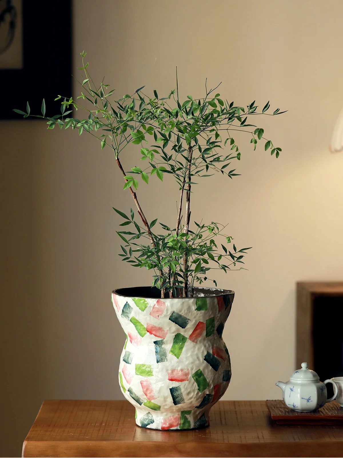 高級感ある中華風観葉植物用陶器花器の選び方と実際のインテリア活用法