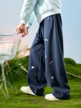 カートゥーンデザインのストレートワイドパンツ【裏地フリース・秋冬用】（セットアップ対応）