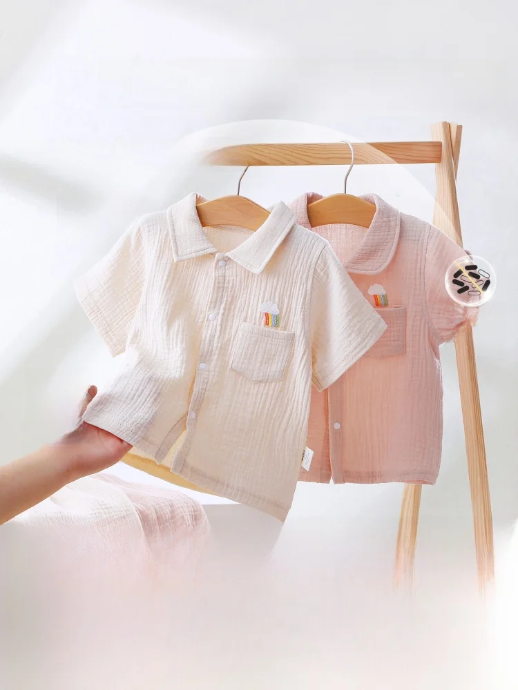 1歳 寝る 時 に どんな 服装 が いいか：夏用 綿素材のベビー半袖トップスとショートパンツセット