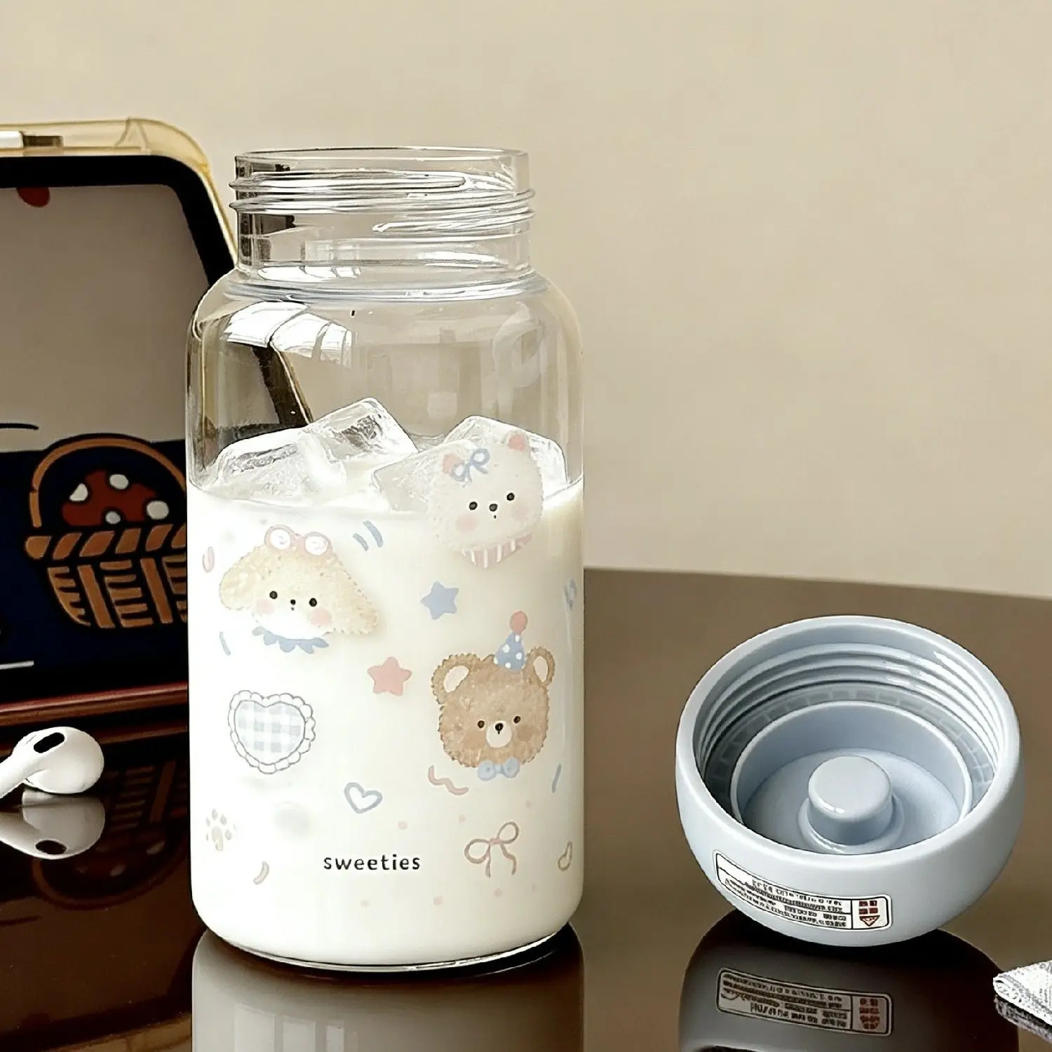 可愛い小熊デザインのプラスチック水筒：女子中学生向け通学用の600ml水筒の実用性と特性