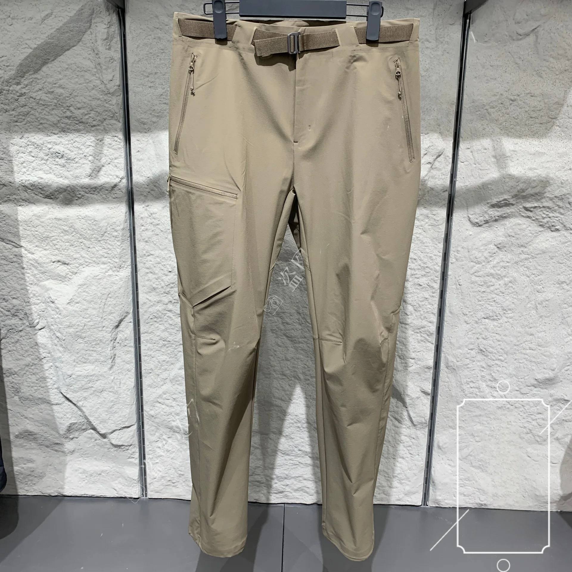 スウェットパンツ コーデで寒さに負けない着こなしの完全ガイド