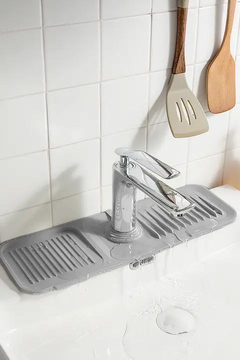 キッチン用 防水防滑シリコンマット【水栓＆シンク用・カット可能・水はね防止】