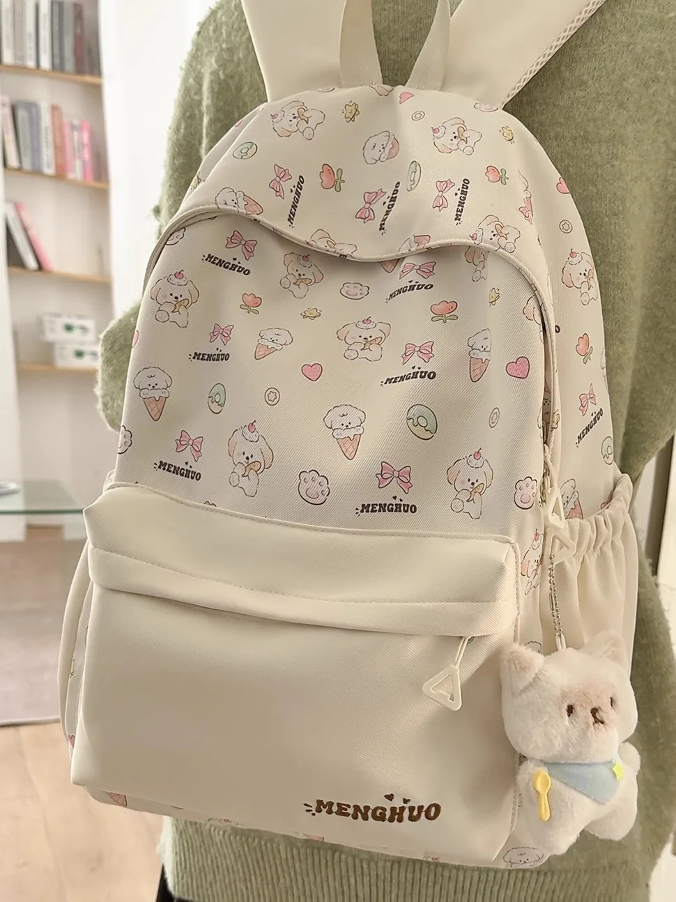パステルカラーのリュックは、どんな場面で本当に使えるの？