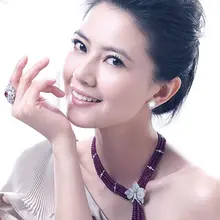 高級感あるパールイヤリング【ユニークで美しい・ピアス・穴あけ不要】