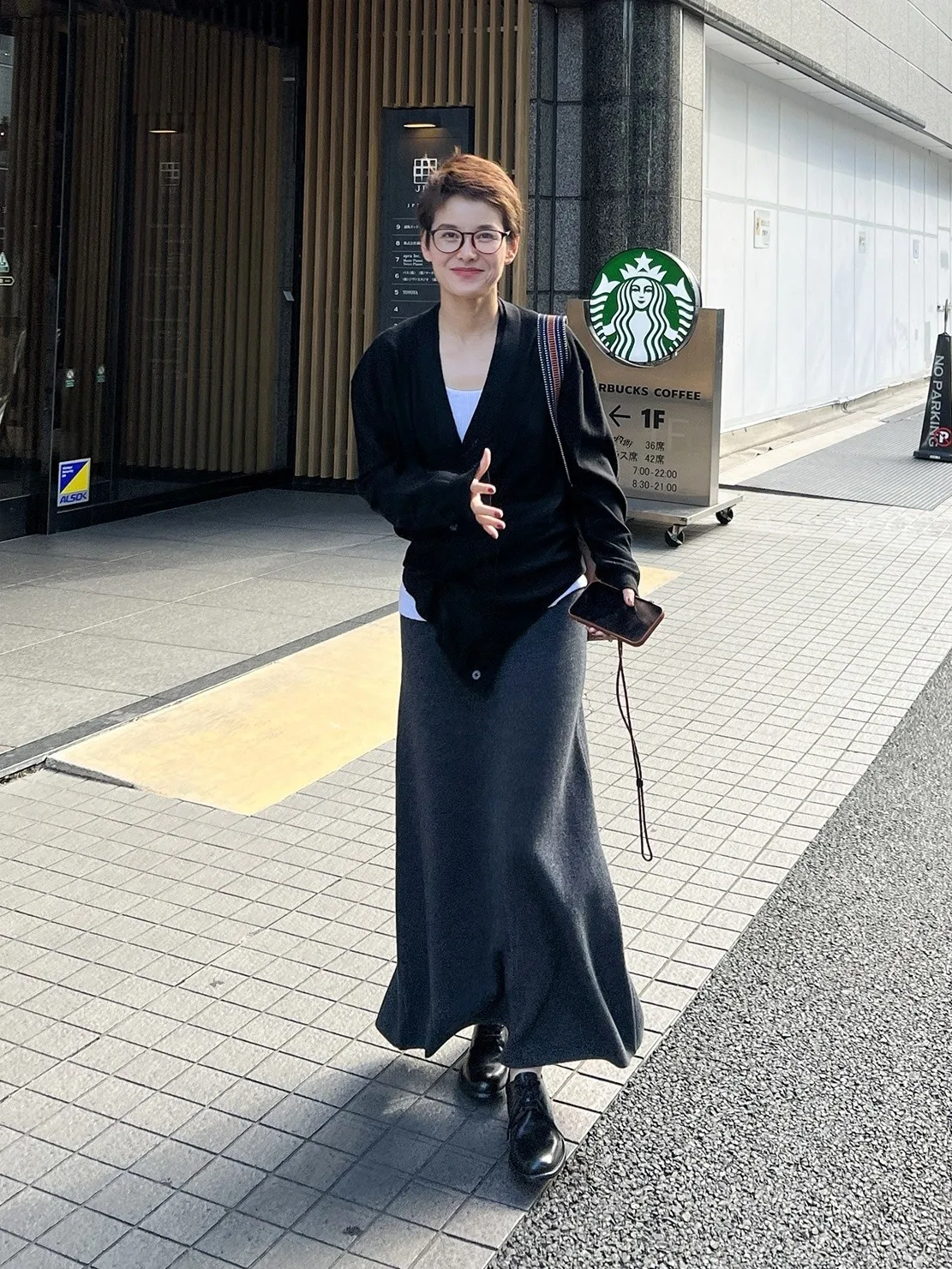 春コーデの基本を徹底解説！人気ブランドと色の組み合わせ