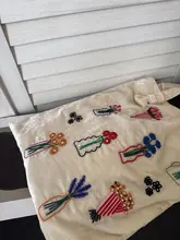 刺繍デザインのベロア小型ショルダーバッグ【両面使用可能・華やかなお花モチーフ】