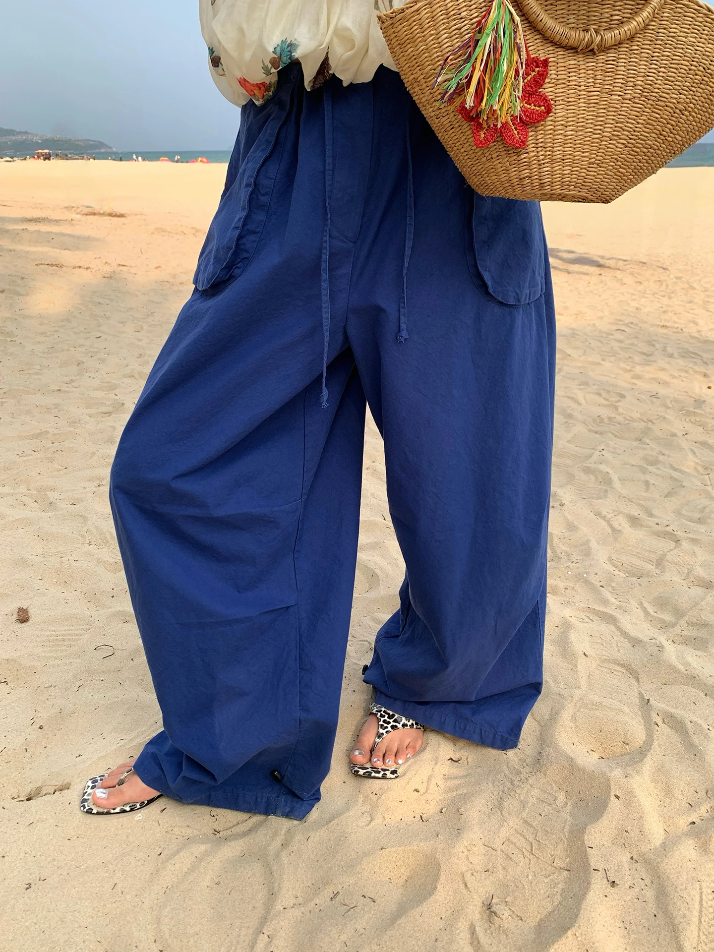 夏のストリートファッションで「涼しさ」と「スタイル」を両立するには？