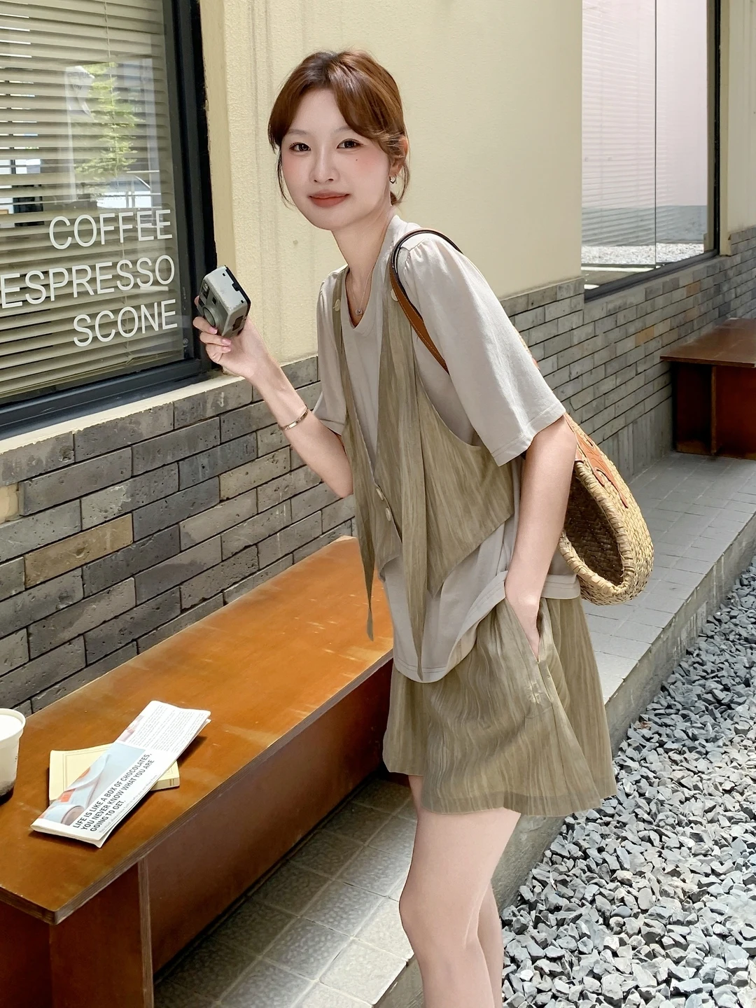 Tシャツズボンに着るときの着こなしは、本当に難しい？このカジュアルセットが解決する理由