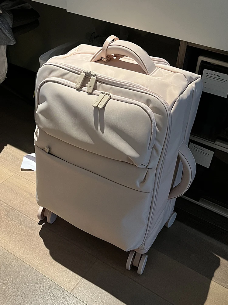 2泊3日の旅行で機内持ち込みバッグをどう選ぶ？MYERのソフトキャリーケースが解決するリアルな悩み