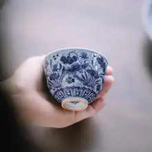 伝統的な青花魚藻模様の主人杯【柴窯製・容量大】