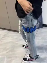 刺繍入り デニムパンツ【メンズ・カジュアル・フィット・ストレートレッグ】