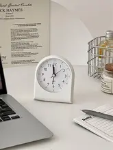 シンプルで美しいデザインのデスク用電子目覚まし時計【静音・ミニサイズ】