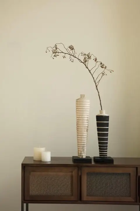 栗石風の高脚花瓶【炭化木製・アンティーク風・禅のデザイン】