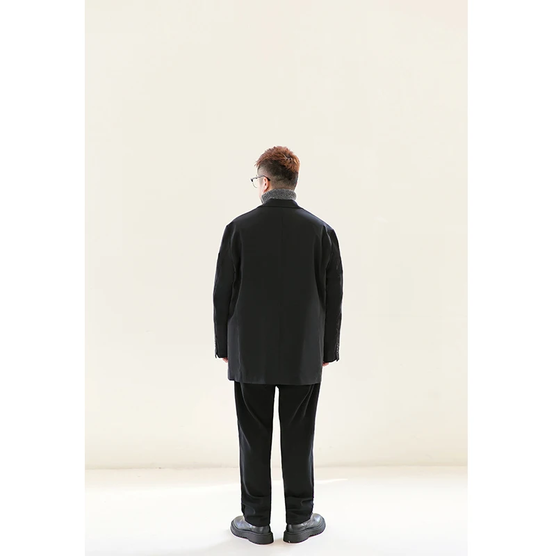 10月と11月の男性ファッションで悩んでいるなら、このワイドフィットパンツが救う理由は？