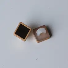 金銅縁デザインの深茶色ブラックボタン【イギリス製・8mm】