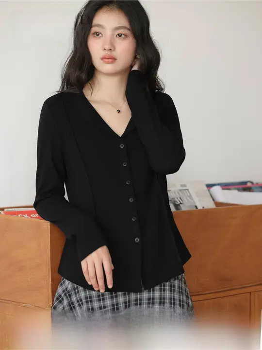 大きいサイズ 長袖Tシャツ【ブラック・半開襟・秋用・女性用】