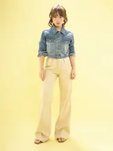 ミニフレアデザインの春夏用ローカットパンツ【薄いカーキ色・レトロスタイル・女性用】